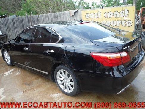 Used 2010 Lexus LS 460 AWD w/ Comfort Pkg image 4