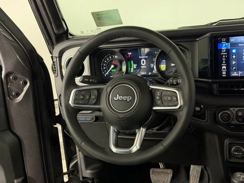 Certified 2025 Jeep Wrangler Unlimited Sahara AWD/4WD image 22