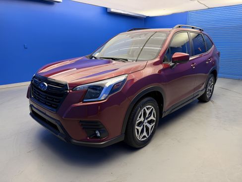 Certified 2024 Subaru Forester Premium AWD/4WD image 4