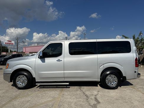Used 2019 Nissan NV 3500 SV w/ Navigation Package image 3