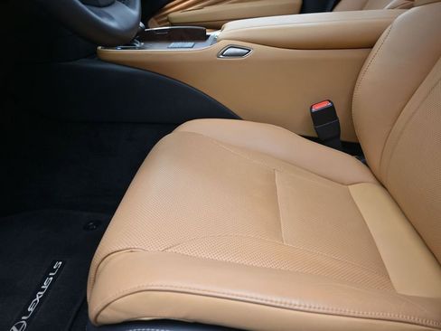 Used 2024 Lexus LS 500 RWD image 13
