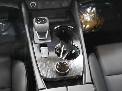 Used 2023 Nissan Rogue SV w/ SV Premium B Package image 17