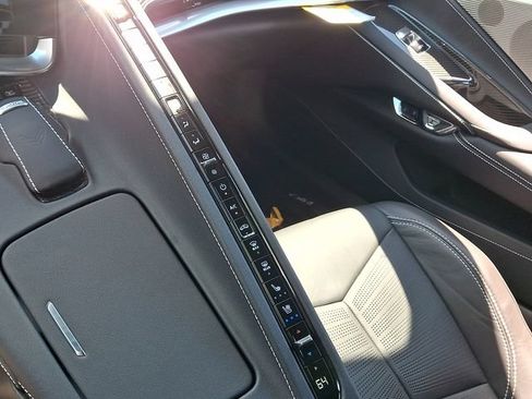 Used 2025 Chevrolet Corvette Z06 RWD image 11
