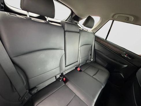 Used 2019 Subaru Outback 2.5i Limited AWD/4WD image 18