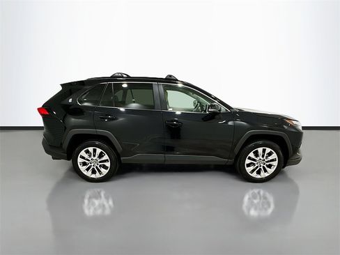 Used 2025 Toyota RAV4 XLE Premium image 8