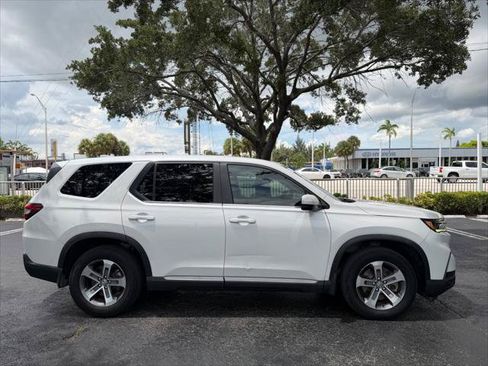 Used 2023 Honda Pilot EX-L image 11