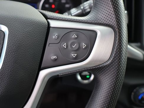 Used 2022 GMC Terrain SLE w/ Driver Convenience Package image 16