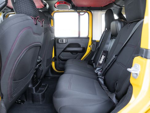 Used 2019 Jeep Wrangler Unlimited Rubicon image 24