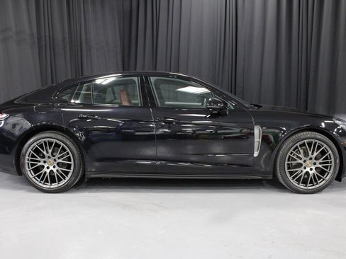 Certified 2022 Porsche Panamera 4 Platinum Edition image 8