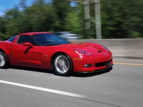 Used 2007 Chevrolet Corvette Z06 w/ Preferred Equipment Group RWD image 11