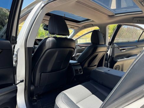 Used 2018 Lexus ES 350 w/ Navigation System Package FWD image 10