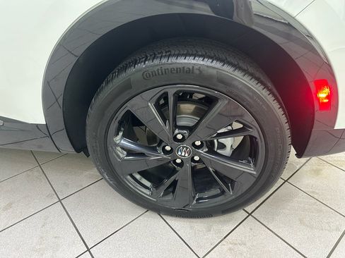 Used 2025 Buick Envision Sport Touring AWD/4WD image 15