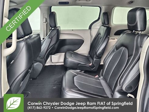 Certified 2024 Chrysler Pacifica Touring-L image 30