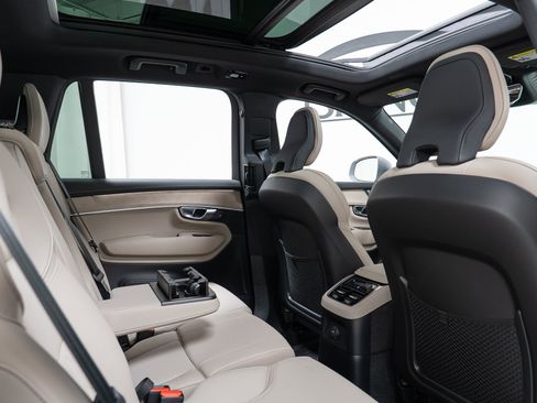 New 2026 Volvo XC90 T8 Plus w/ Protection Package Premier AWD/4WD image 23