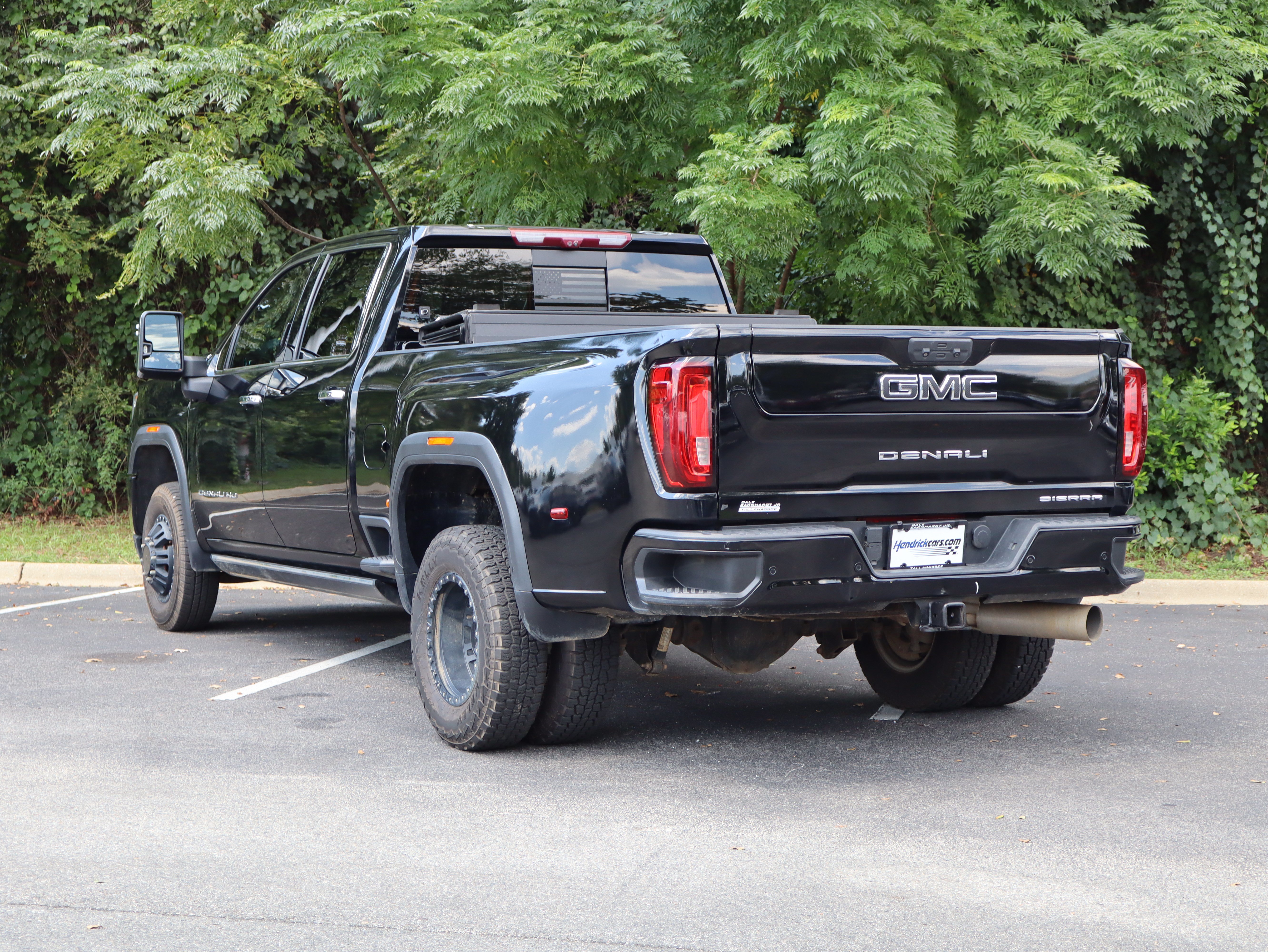 Used 2023 GMC Sierra 3500 Denali w/ Denali Ultimate Package AWD/4WD image 7