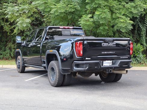 Used 2023 GMC Sierra 3500 Denali w/ Denali Ultimate Package AWD/4WD image 7