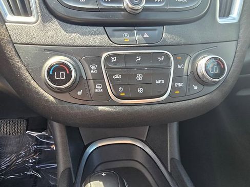 Used 2020 Chevrolet Malibu LT image 32