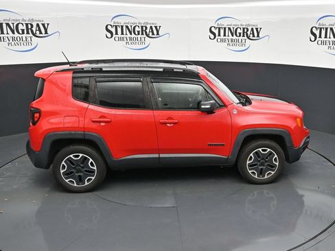 Used 2015 Jeep Renegade Trailhawk w/ Premium Leather Group AWD/4WD image 25