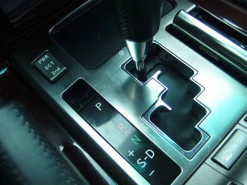 Used 2011 Lexus LX 570 4WD w/ Luxury Pkg image 79
