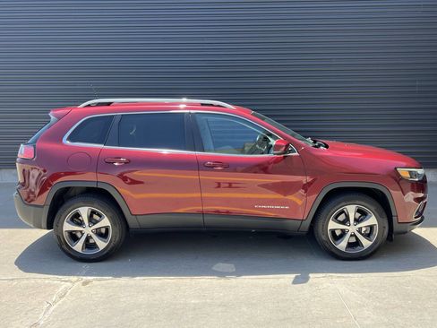 Used 2019 Jeep Cherokee Limited image 10