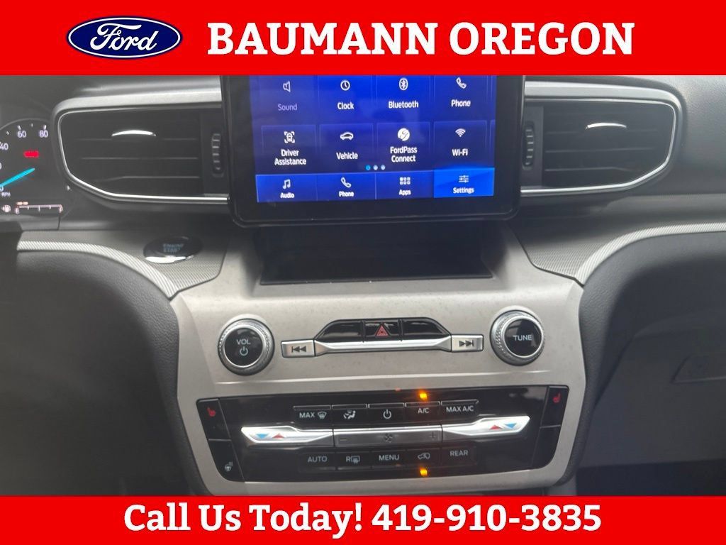 Used 2024 Ford Explorer XLT w/ Equipment Group 202A AWD/4WD image 26