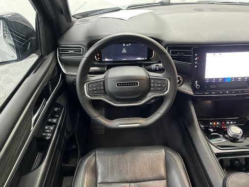 Used 2024 Jeep Wagoneer L Series II w/ Flexible Seating Group AWD/4WD image 26