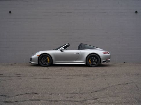 Certified 2018 Porsche 911 Targa 4 GTS AWD/4WD image 2