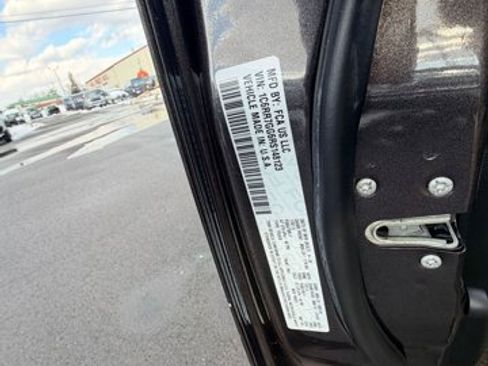 Certified 2024 RAM 1500 Classic SLT image 17