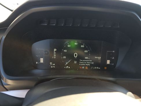 Used 2018 Volvo XC90 T5 Momentum w/ Convenience Package image 7