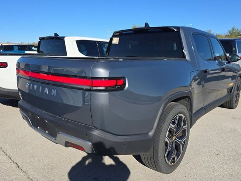 Used 2022 Rivian R1T Adventure image 4