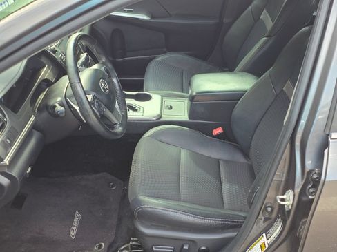 Used 2013 Toyota Camry SE FWD image 11