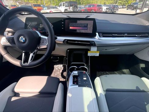 New 2026 BMW X2 xDrive28i w/ M Sport Package AWD/4WD image 5