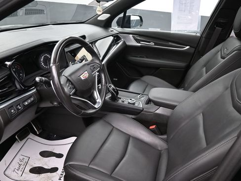 Used 2024 Cadillac XT6 Sport w/ Technology Package AWD/4WD image 30