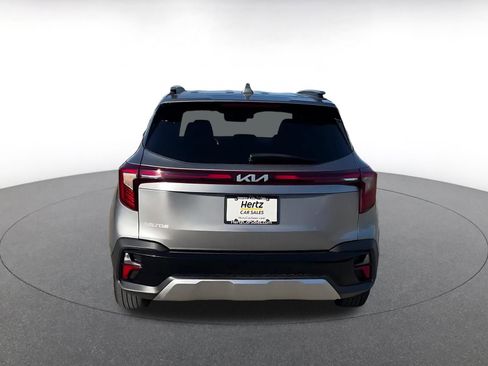 Used 2025 Kia Seltos S image 12