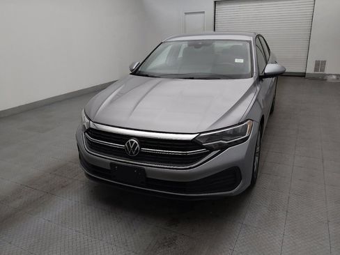 Used 2024 Volkswagen Jetta SE image 13