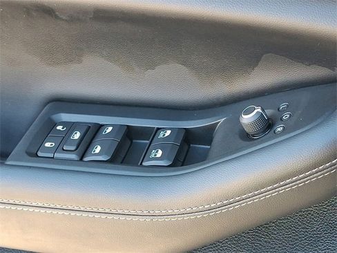 Used 2024 Jeep Grand Cherokee L Limited image 23