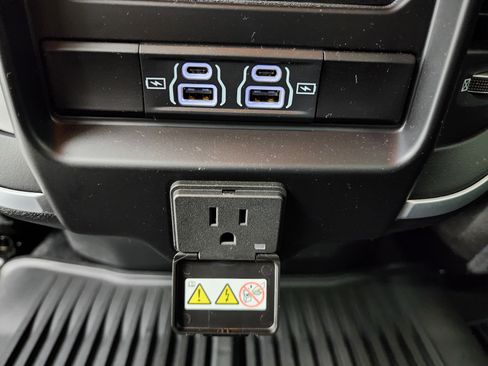 Used 2021 RAM 3500 Big Horn w/ Level B Equipment Group image 43