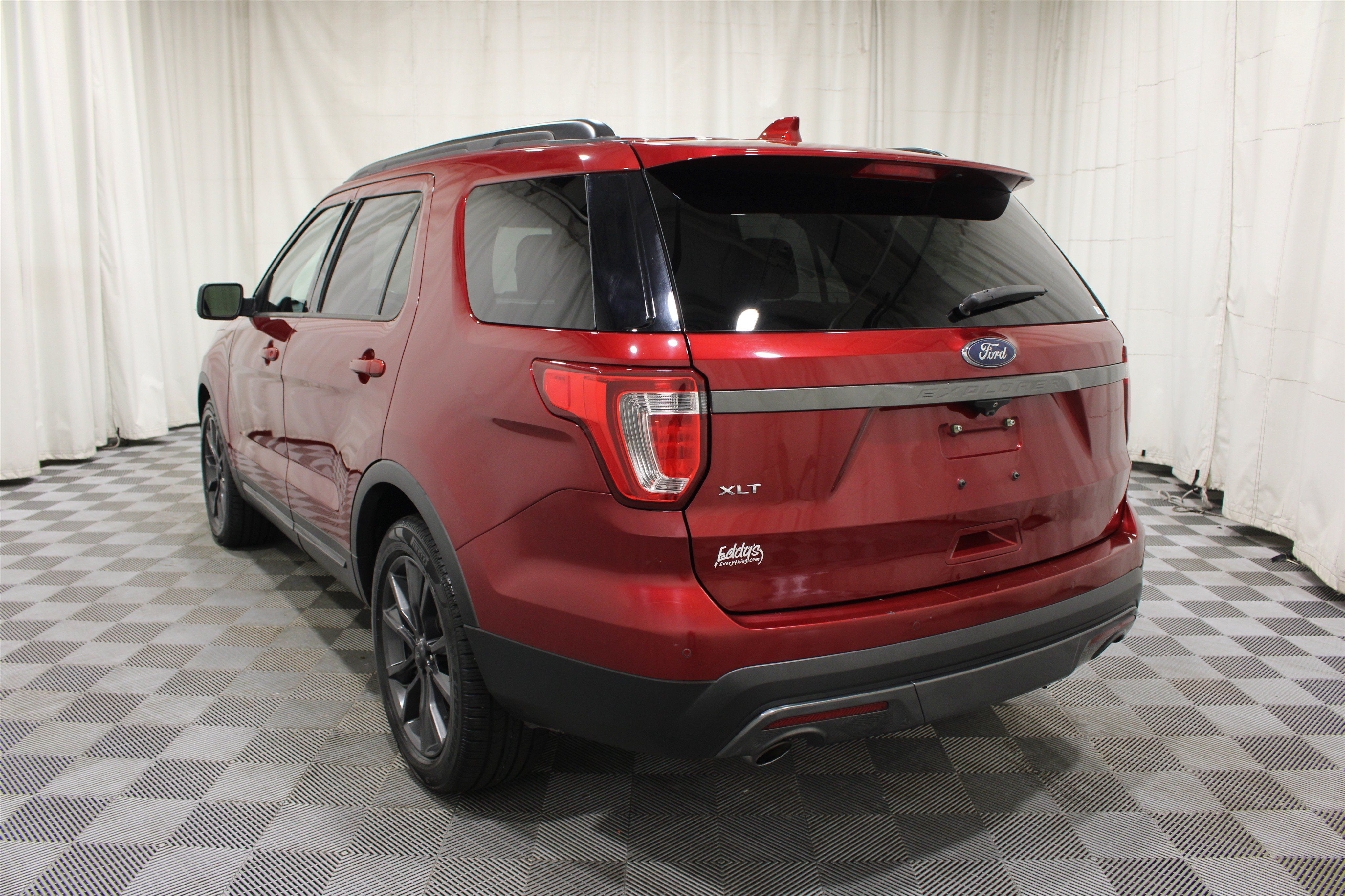 Used 2017 Ford Explorer XLT w/ Equipment Group 202A FWD image 33