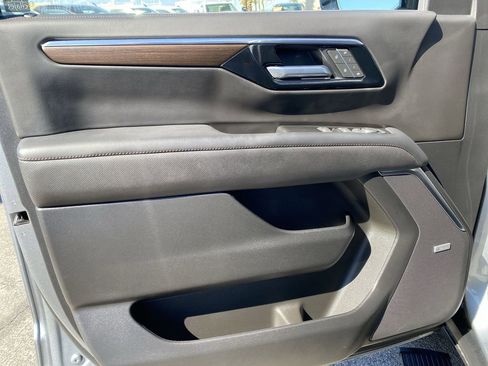 Used 2025 Chevrolet Tahoe High Country image 22