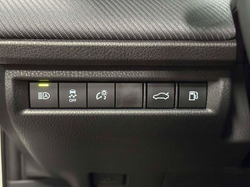 Used 2025 Toyota Camry SE image 18