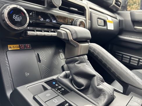 New 2026 Toyota 4Runner Limited AWD/4WD image 30