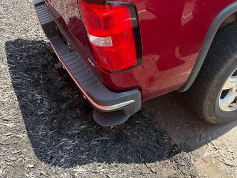 Used 2018 GMC Sierra 2500 SLT w/ Duramax Plus Package AWD/4WD image 9
