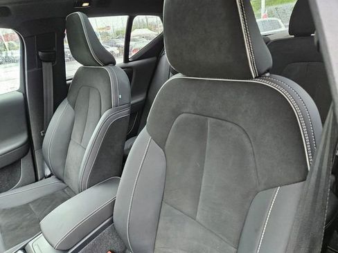 Used 2023 Volvo XC40 Recharge Ultimate w/ Protection Package Premier AWD/4WD image 19