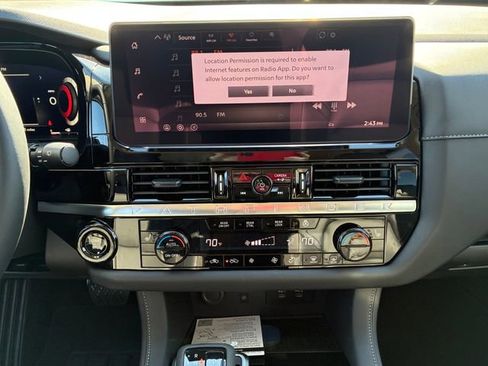 New 2026 Nissan Pathfinder SL image 20