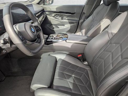 Used 2024 BMW 530i xDrive image 16