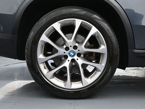 Used 2022 BMW X5 xDrive45e w/ Climate Comfort Package AWD/4WD image 18
