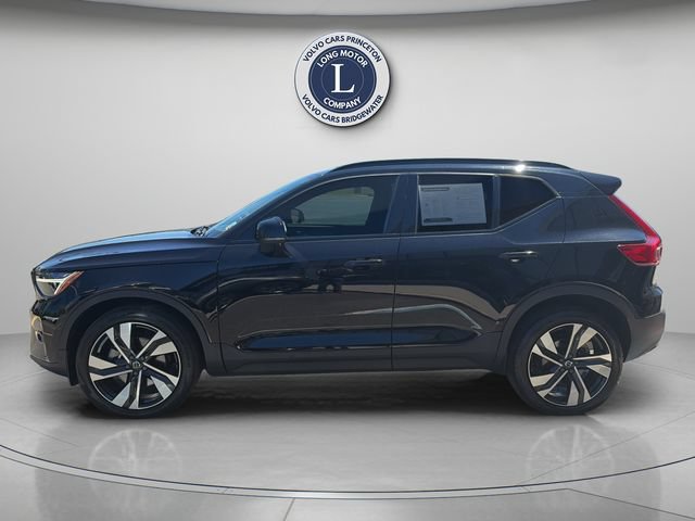 Certified 2023 Volvo XC40 B5 Plus w/ Climate Package AWD/4WD image 3