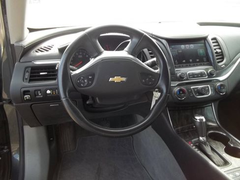 Used 2015 Chevrolet Impala LT w/ Convenience Package FWD image 9