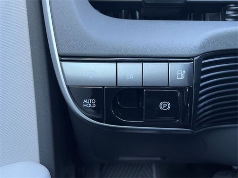 New 2026 Hyundai Ioniq 5 SE image 24