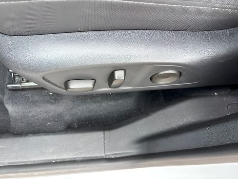 Used 2025 GMC Acadia Elevation FWD image 25
